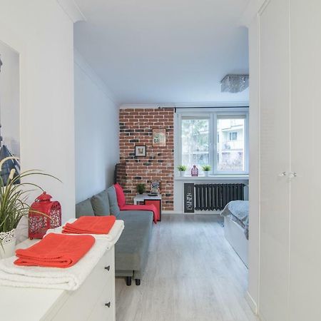 The White Apartment Varsavia Esterno foto