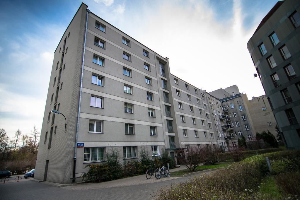 The White Apartment Varsavia Esterno foto